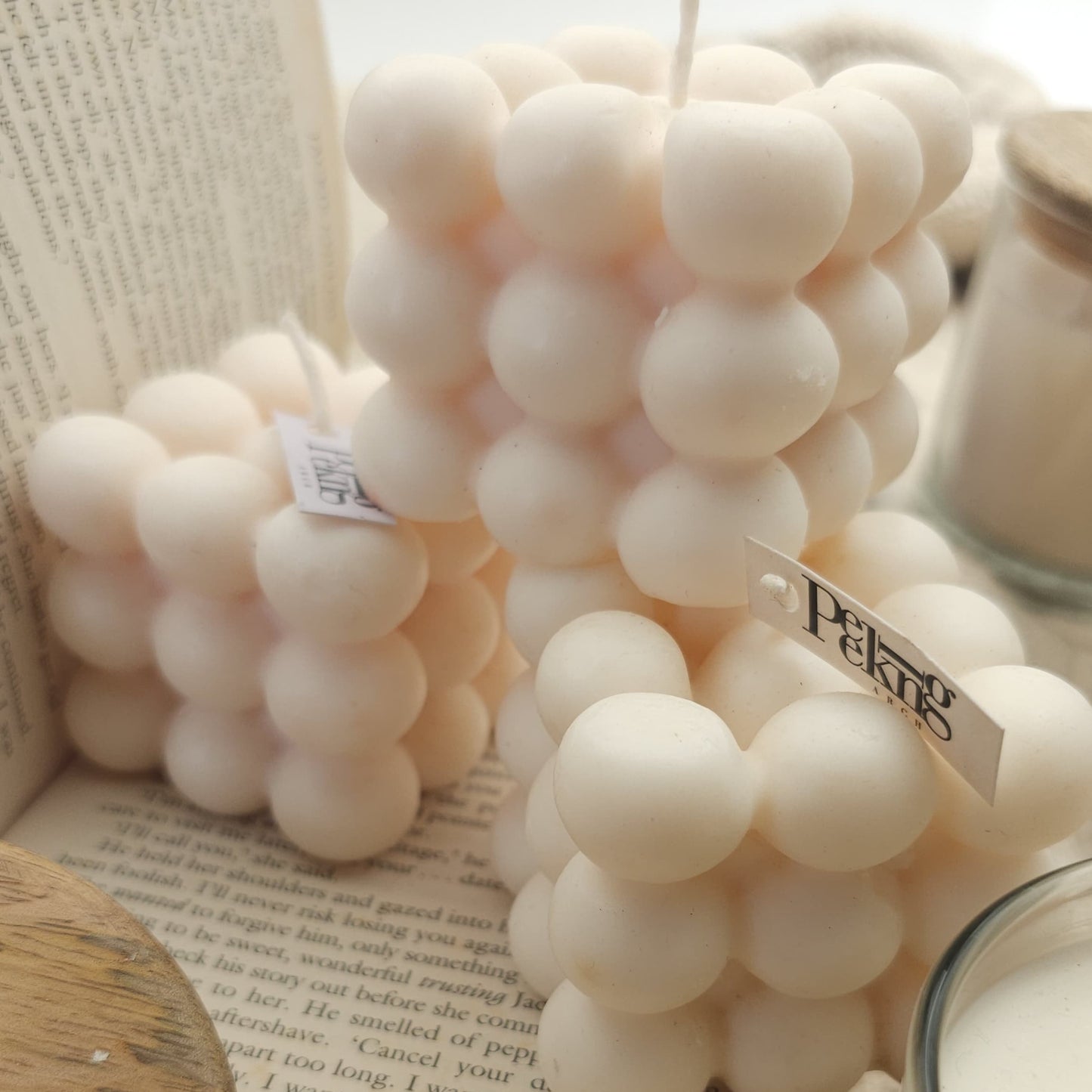 Scented Bubble Soy Candle - Woodland Crème